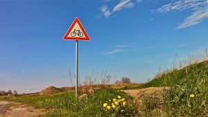Verkehrszeichen: Achtung Fahrrad / Achtung Radfahrer
